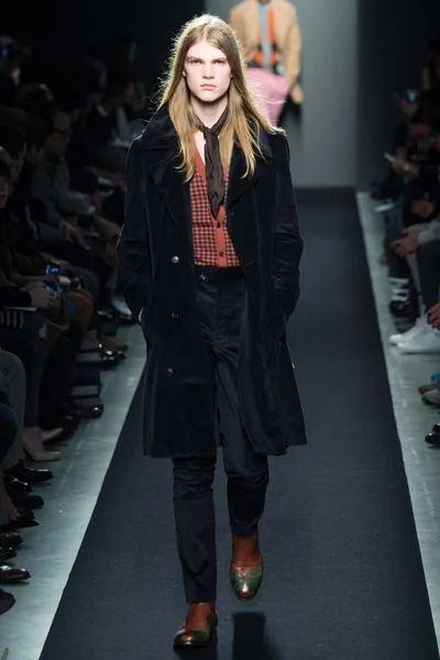 Look 37